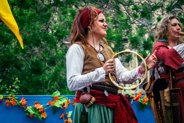 Reims, Fransa, 31 Mayıs 2025 Eğlence, Jean d 'Arc önderliğindeki Charles VII' nin taç giyme töreninde 17 Temmuz 1429 'da Reims' de gerçekleşti..