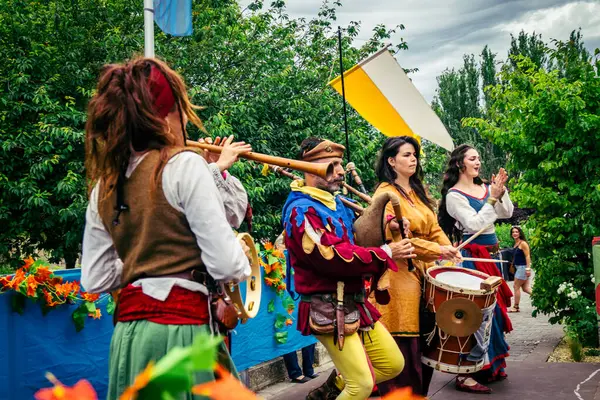 Reims, Fransa, 31 Mayıs 2025 Eğlence, Jean d 'Arc önderliğindeki Charles VII' nin taç giyme töreninde 17 Temmuz 1429 'da Reims' de gerçekleşti..