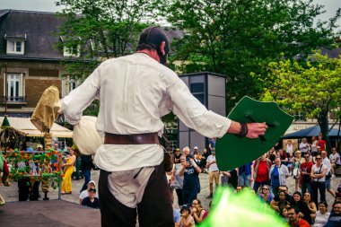 Reims, Fransa, 31 Mayıs 2025 Eğlence, Jean d 'Arc önderliğindeki Charles VII' nin taç giyme töreninde 17 Temmuz 1429 'da Reims' de gerçekleşti..