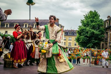 Reims, Fransa, 31 Mayıs 2025 Eğlence, Jean d 'Arc önderliğindeki Charles VII' nin taç giyme töreninde 17 Temmuz 1429 'da Reims' de gerçekleşti..