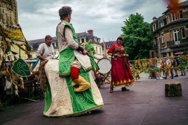 Reims, Fransa, 31 Mayıs 2025 Eğlence, Jean d 'Arc önderliğindeki Charles VII' nin taç giyme töreninde 17 Temmuz 1429 'da Reims' de gerçekleşti..