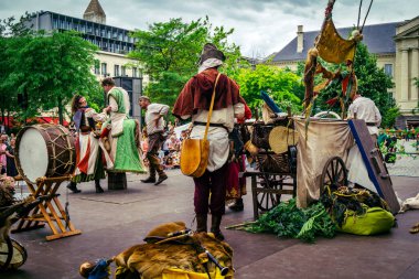 Reims, Fransa, 31 Mayıs 2025 Eğlence, Jean d 'Arc önderliğindeki Charles VII' nin taç giyme töreninde 17 Temmuz 1429 'da Reims' de gerçekleşti..