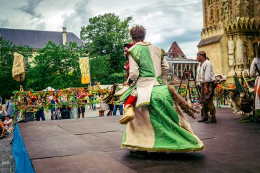 Reims, Fransa, 31 Mayıs 2025 Eğlence, Jean d 'Arc önderliğindeki Charles VII' nin taç giyme töreninde 17 Temmuz 1429 'da Reims' de gerçekleşti..
