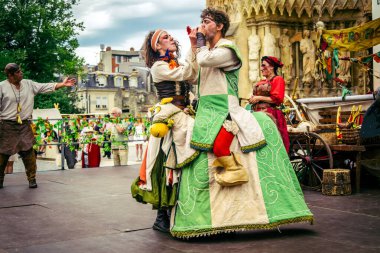 Reims, Fransa, 31 Mayıs 2025 Eğlence, Jean d 'Arc önderliğindeki Charles VII' nin taç giyme töreninde 17 Temmuz 1429 'da Reims' de gerçekleşti..