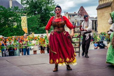 Reims, Fransa, 31 Mayıs 2025 Eğlence, Jean d 'Arc önderliğindeki Charles VII' nin taç giyme töreninde 17 Temmuz 1429 'da Reims' de gerçekleşti..