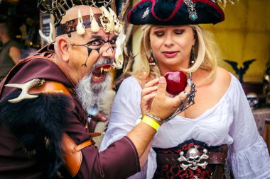 Reims, Fransa, 31 Mayıs 2025 Eğlence, Jean d 'Arc önderliğindeki Charles VII' nin taç giyme töreninde 17 Temmuz 1429 'da Reims' de gerçekleşti..