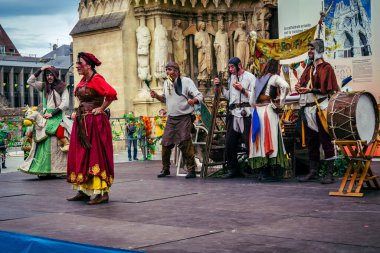 Reims, Fransa, 31 Mayıs 2025 Eğlence, Jean d 'Arc önderliğindeki Charles VII' nin taç giyme töreninde 17 Temmuz 1429 'da Reims' de gerçekleşti..