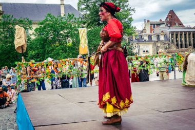 Reims, Fransa, 31 Mayıs 2025 Eğlence, Jean d 'Arc önderliğindeki Charles VII' nin taç giyme töreninde 17 Temmuz 1429 'da Reims' de gerçekleşti..