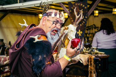 Reims, Fransa, 31 Mayıs 2025 Eğlence, Jean d 'Arc önderliğindeki Charles VII' nin taç giyme töreninde 17 Temmuz 1429 'da Reims' de gerçekleşti..