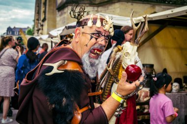 Reims, Fransa, 31 Mayıs 2025 Eğlence, Jean d 'Arc önderliğindeki Charles VII' nin taç giyme töreninde 17 Temmuz 1429 'da Reims' de gerçekleşti..