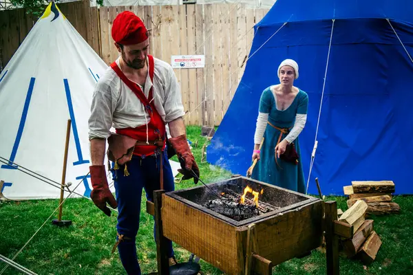 Reims, Fransa, 31 Mayıs 2025 Eğlence, Jean d 'Arc önderliğindeki Charles VII' nin taç giyme töreninde 17 Temmuz 1429 'da Reims' de gerçekleşti..