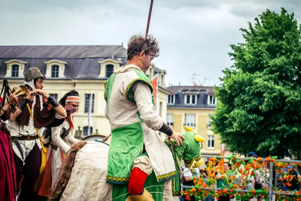 Reims, Fransa, 31 Mayıs 2025 Eğlence, Jean d 'Arc önderliğindeki Charles VII' nin taç giyme töreninde 17 Temmuz 1429 'da Reims' de gerçekleşti..