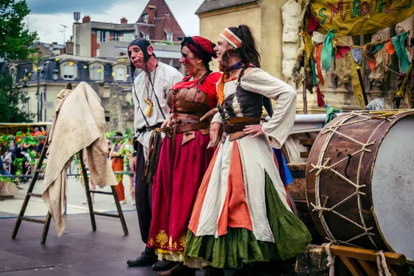 Reims, Fransa, 31 Mayıs 2025 Eğlence, Jean d 'Arc önderliğindeki Charles VII' nin taç giyme töreninde 17 Temmuz 1429 'da Reims' de gerçekleşti..