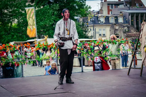 Reims, Fransa, 31 Mayıs 2025 Eğlence, Jean d 'Arc önderliğindeki Charles VII' nin taç giyme töreninde 17 Temmuz 1429 'da Reims' de gerçekleşti..