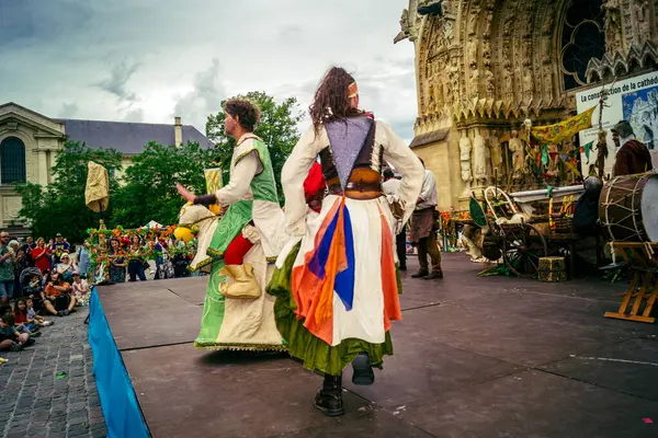 Reims, Fransa, 31 Mayıs 2025 Eğlence, Jean d 'Arc önderliğindeki Charles VII' nin taç giyme töreninde 17 Temmuz 1429 'da Reims' de gerçekleşti..