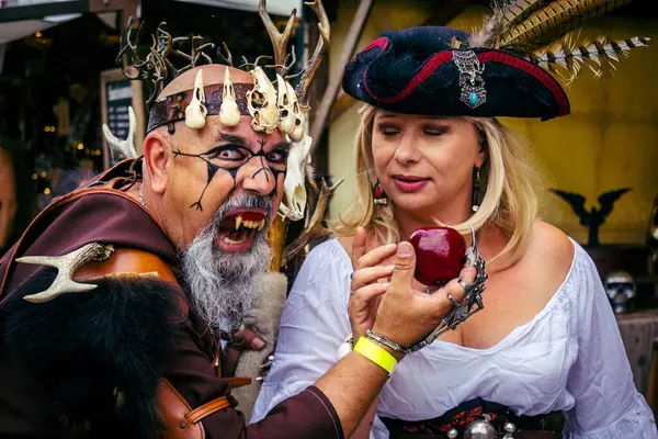 Reims, Fransa, 31 Mayıs 2025 Eğlence, Jean d 'Arc önderliğindeki Charles VII' nin taç giyme töreninde 17 Temmuz 1429 'da Reims' de gerçekleşti..