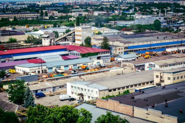 Kharkiv, Ukrayna, 5 Haziran 2025 Kharkiv Panoramik görünümü alarm sesleri ve Rus füzeleri ve insansız hava araçları şehre yaklaşıyor. Hava savunma sistemleri etkinleştirildi ve saldırıya hazırlanıyor..