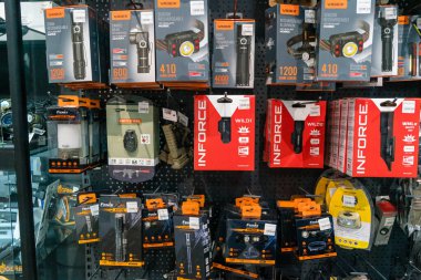 Kharkiv, Ukrayna, 9 Haziran 2025 Cezalandırıcı askeri mağazası, en iyi orjinal ordu ve taktik ürünleri sunar, askeri, özel taktik birimler ve polis için yüksek kaliteli askeri teçhizat..