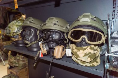 Kharkiv, Ukrayna, 9 Haziran 2025 Cezalandırıcı askeri mağazası, en iyi orjinal ordu ve taktik ürünleri sunar, askeri, özel taktik birimler ve polis için yüksek kaliteli askeri teçhizat..