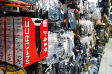 Kharkiv, Ukrayna, 9 Haziran 2025 Cezalandırıcı askeri mağazası, en iyi orjinal ordu ve taktik ürünleri sunar, askeri, özel taktik birimler ve polis için yüksek kaliteli askeri teçhizat..