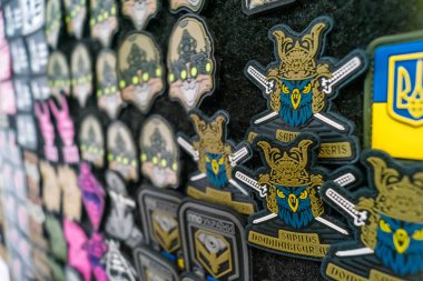 Kharkiv, Ukrayna, 9 Haziran 2025 Cezalandırıcı askeri mağazası, en iyi orjinal ordu ve taktik ürünleri sunar, askeri, özel taktik birimler ve polis için yüksek kaliteli askeri teçhizat..