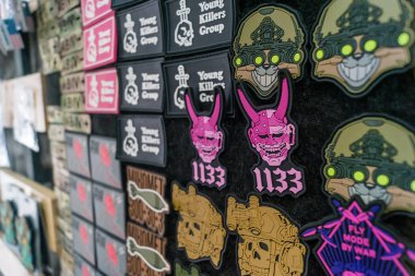 Kharkiv, Ukrayna, 9 Haziran 2025 Cezalandırıcı askeri mağazası, en iyi orjinal ordu ve taktik ürünleri sunar, askeri, özel taktik birimler ve polis için yüksek kaliteli askeri teçhizat..