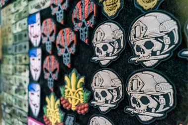 Kharkiv, Ukrayna, 9 Haziran 2025 Cezalandırıcı askeri mağazası, en iyi orjinal ordu ve taktik ürünleri sunar, askeri, özel taktik birimler ve polis için yüksek kaliteli askeri teçhizat..