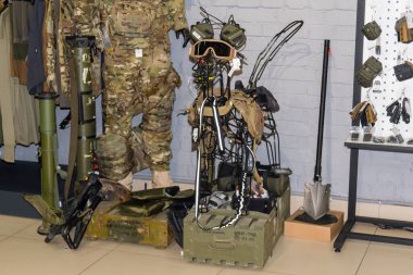 Kharkiv, Ukrayna, 9 Haziran 2025 Cezalandırıcı askeri mağazası, en iyi orjinal ordu ve taktik ürünleri sunar, askeri, özel taktik birimler ve polis için yüksek kaliteli askeri teçhizat..