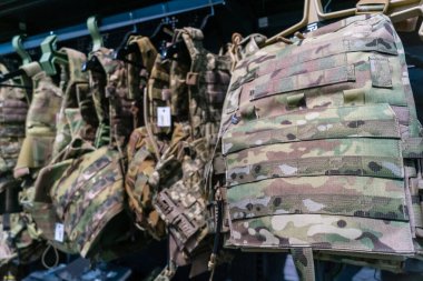 Kharkiv, Ukrayna, 9 Haziran 2025 Cezalandırıcı askeri mağazası, en iyi orjinal ordu ve taktik ürünleri sunar, askeri, özel taktik birimler ve polis için yüksek kaliteli askeri teçhizat..