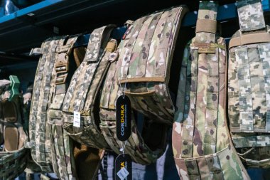 Kharkiv, Ukrayna, 9 Haziran 2025 Cezalandırıcı askeri mağazası, en iyi orjinal ordu ve taktik ürünleri sunar, askeri, özel taktik birimler ve polis için yüksek kaliteli askeri teçhizat..