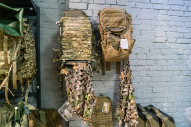 Kharkiv, Ukrayna, 9 Haziran 2025 Cezalandırıcı askeri mağazası, en iyi orjinal ordu ve taktik ürünleri sunar, askeri, özel taktik birimler ve polis için yüksek kaliteli askeri teçhizat..