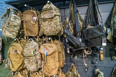 Kharkiv, Ukrayna, 9 Haziran 2025 Cezalandırıcı askeri mağazası, en iyi orjinal ordu ve taktik ürünleri sunar, askeri, özel taktik birimler ve polis için yüksek kaliteli askeri teçhizat..