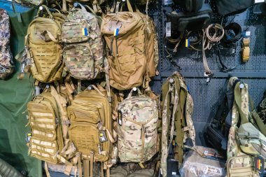 Kharkiv, Ukrayna, 9 Haziran 2025 Cezalandırıcı askeri mağazası, en iyi orjinal ordu ve taktik ürünleri sunar, askeri, özel taktik birimler ve polis için yüksek kaliteli askeri teçhizat..