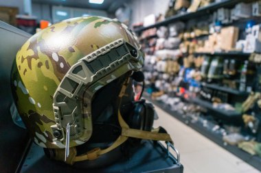 Kharkiv, Ukrayna, 9 Haziran 2025 Cezalandırıcı askeri mağazası, en iyi orjinal ordu ve taktik ürünleri sunar, askeri, özel taktik birimler ve polis için yüksek kaliteli askeri teçhizat..