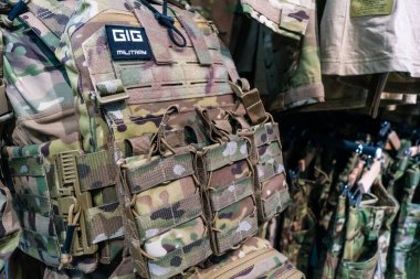 Kharkiv, Ukrayna, 9 Haziran 2025 Cezalandırıcı askeri mağazası, en iyi orjinal ordu ve taktik ürünleri sunar, askeri, özel taktik birimler ve polis için yüksek kaliteli askeri teçhizat..