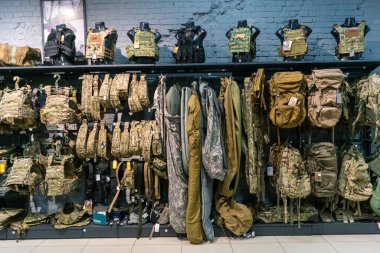 Kharkiv, Ukrayna, 9 Haziran 2025 Cezalandırıcı askeri mağazası, en iyi orjinal ordu ve taktik ürünleri sunar, askeri, özel taktik birimler ve polis için yüksek kaliteli askeri teçhizat..