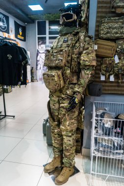 Kharkiv, Ukrayna, 9 Haziran 2025 Cezalandırıcı askeri mağazası, en iyi orjinal ordu ve taktik ürünleri sunar, askeri, özel taktik birimler ve polis için yüksek kaliteli askeri teçhizat..