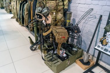 Kharkiv, Ukrayna, 9 Haziran 2025 Cezalandırıcı askeri mağazası, en iyi orjinal ordu ve taktik ürünleri sunar, askeri, özel taktik birimler ve polis için yüksek kaliteli askeri teçhizat..