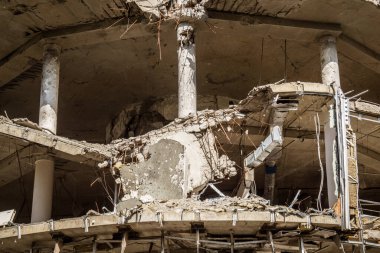 Kharkiv, Ukrayna, 9 Haziran 2025 Rus balistik füze saldırısı sonucu hasar gören bir bina. Siviller Ukrayna ile savaşın başlıca kurbanları ve Harkiv kentinde bomba tehditleri devam ediyor..