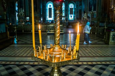 Kharkiv, Ukrayna, 13 Temmuz 2025 Annunciation Katedrali. Doğu Avrupa 'nın en büyük katedrali, Bizans ve Gotik tarzında ve Ukrayna Ortodoks Kilisesi üyesi