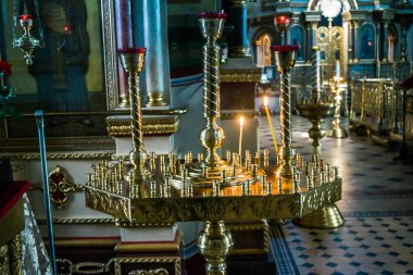 Kharkiv, Ukrayna, 13 Temmuz 2025 Annunciation Katedrali. Doğu Avrupa 'nın en büyük katedrali, Bizans ve Gotik tarzında ve Ukrayna Ortodoks Kilisesi üyesi