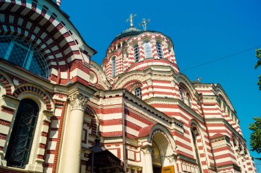 Kharkiv, Ukrayna, 13 Temmuz 2025 Annunciation Katedrali. Doğu Avrupa 'nın en büyük katedrali, Bizans ve Gotik tarzında ve Ukrayna Ortodoks Kilisesi üyesi