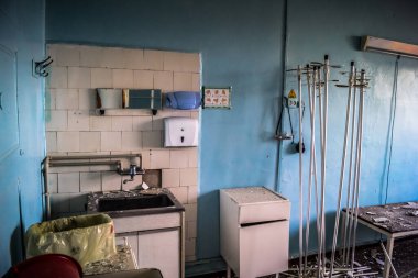 Kharkiv, Ukrayna, 25 Temmuz 2025 Rusya Kharkiv 'deki hastaneyi güdümlü hava bombasıyla vurdu. Grev sonucunda, binanın ikinci katı ve çatısı kısmen tahrip edildi..