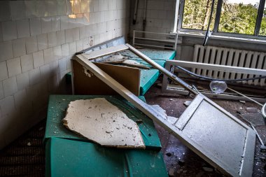 Kharkiv, Ukrayna, 25 Temmuz 2025 Rusya Kharkiv 'deki hastaneyi güdümlü hava bombasıyla vurdu. Grev sonucunda, binanın ikinci katı ve çatısı kısmen tahrip edildi..