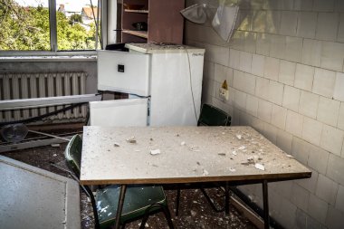 Kharkiv, Ukrayna, 25 Temmuz 2025 Rusya Kharkiv 'deki hastaneyi güdümlü hava bombasıyla vurdu. Grev sonucunda, binanın ikinci katı ve çatısı kısmen tahrip edildi..