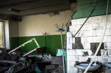 Kharkiv, Ukrayna, 25 Temmuz 2025 Rusya Kharkiv 'deki hastaneyi güdümlü hava bombasıyla vurdu. Grev sonucunda, binanın ikinci katı ve çatısı kısmen tahrip edildi..