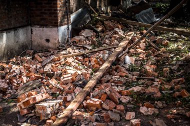 Kharkiv, Ukrayna, 25 Temmuz 2025 Rusya Kharkiv 'deki hastaneyi güdümlü hava bombasıyla vurdu. Grev sonucunda, binanın ikinci katı ve çatısı kısmen tahrip edildi..
