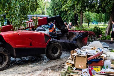 Kharkiv, Ukrayna, 26 Temmuz 2025 Rusya Kharkiv 'deki bir yerleşim yerini güdümlü hava bombasıyla bombaladı. Bina hasar gördü. Siviller Rus saldırılarının başlıca hedefleri..