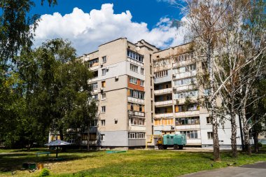 Kharkiv, Ukrayna, 26 Temmuz 2025 Rusya Kharkiv 'deki bir yerleşim yerini güdümlü hava bombasıyla bombaladı. Bina hasar gördü. Siviller Rus saldırılarının başlıca hedefleri..