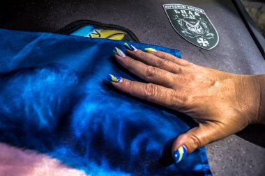 Donbass, Ukrayna, 27 Temmuz 2025 gönüllü uçakları Ukrayna askerlerine teslim ediyor. İnsansız hava araçlarının kullanımı savaşın çehresini değiştiriyor ve giderek daha fazla gönüllü asker ile işbirliği yapıyor..